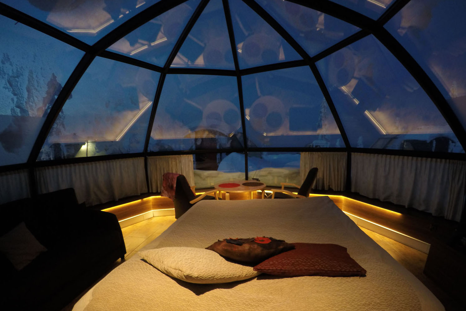 Bett unter dem Sternenhimmel