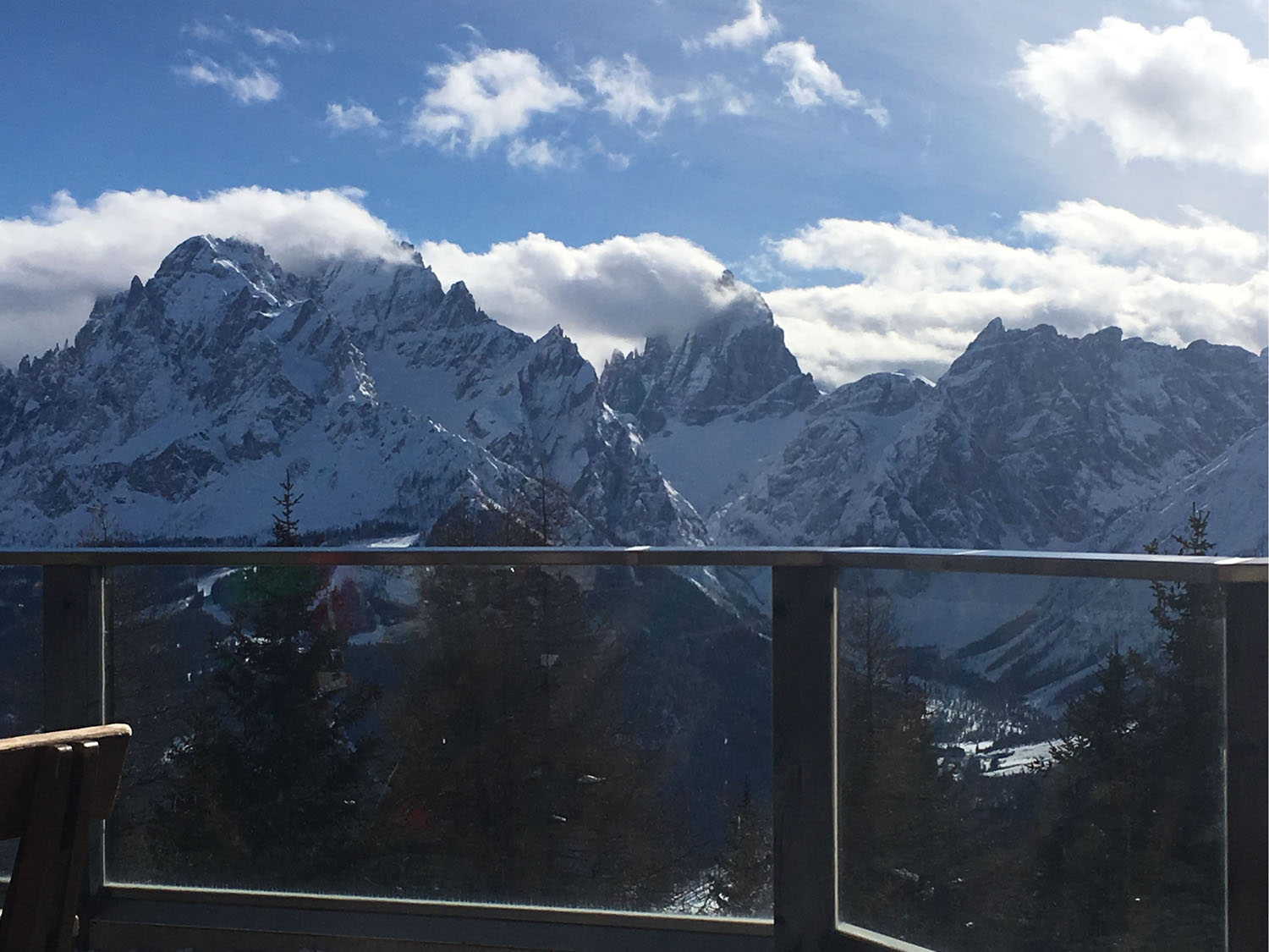 ... sondern auch beim Mittagessen auf der Terrasse ein imposanter Anblick