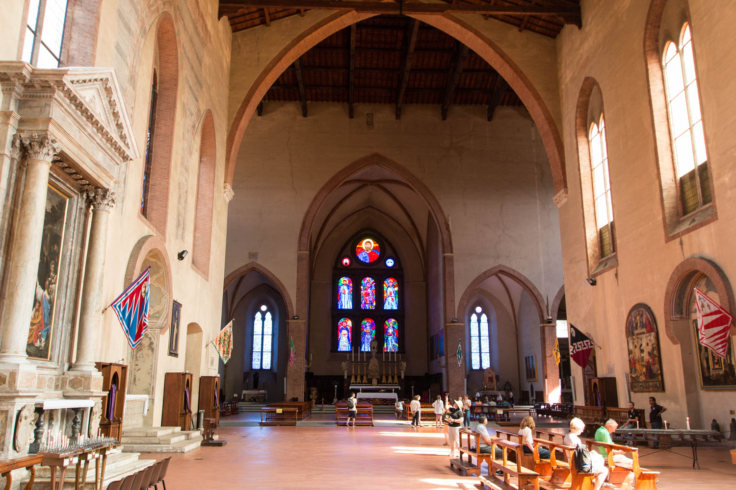 Innenraum der Basilika