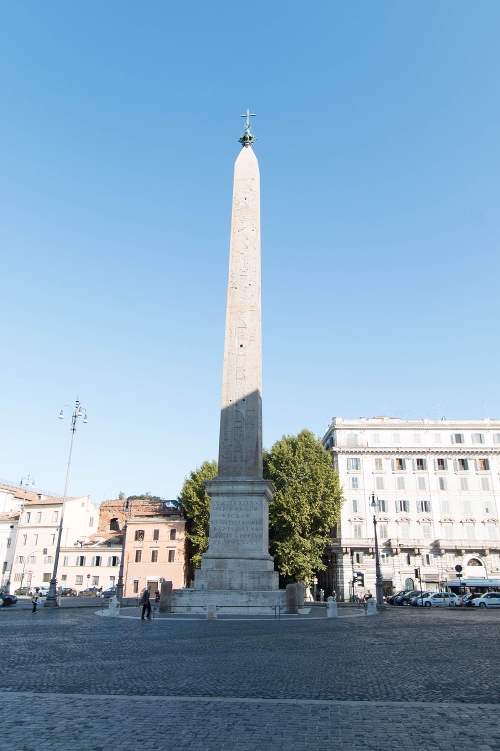 Obelisk vor der Basilika