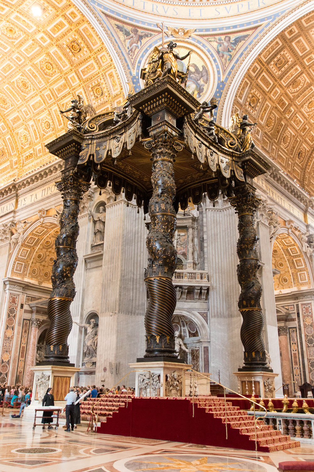 Altar mit Berninis Baldacchino