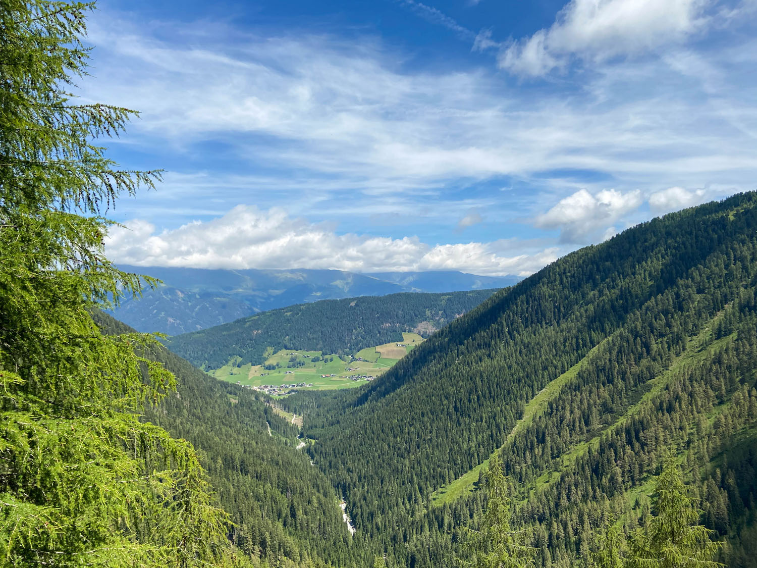 Blick hinunter ins Tal
Winklertal, Obstanserseehütte